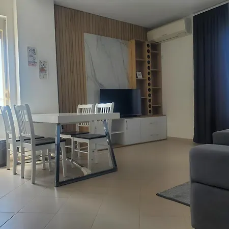 아파트 Seaview Apartment-free Parking-durres, Albania *