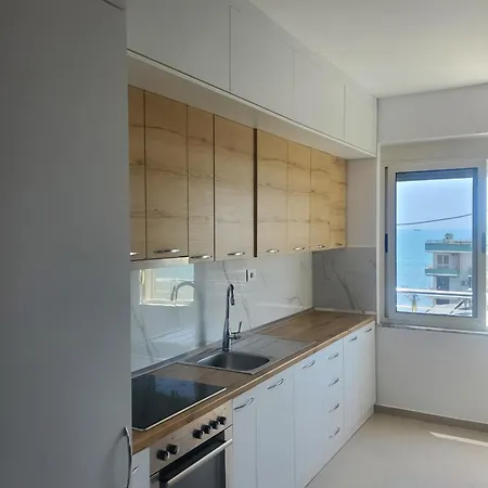 Seaview Apartment-free Parking-durres, Albania * Durrës